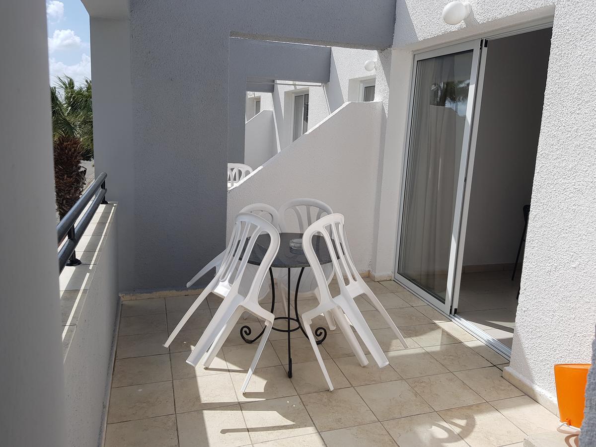 Ferienwohnung Valentinos Court Paphos Exterior foto