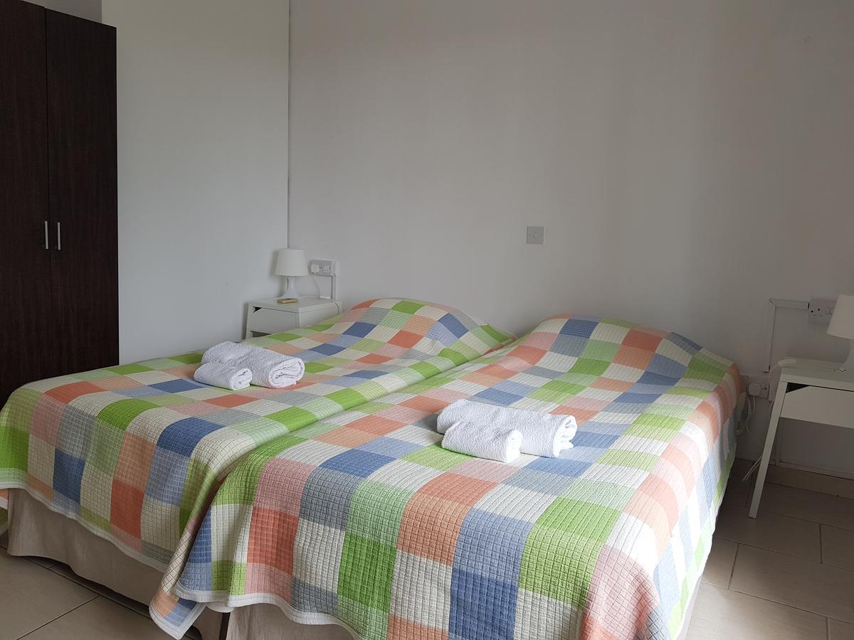 Ferienwohnung Valentinos Court Paphos Exterior foto