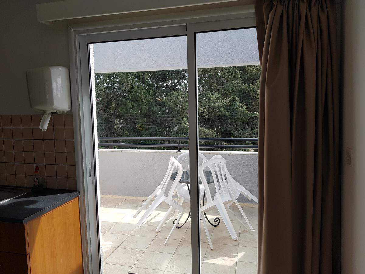 Ferienwohnung Valentinos Court Paphos Exterior foto