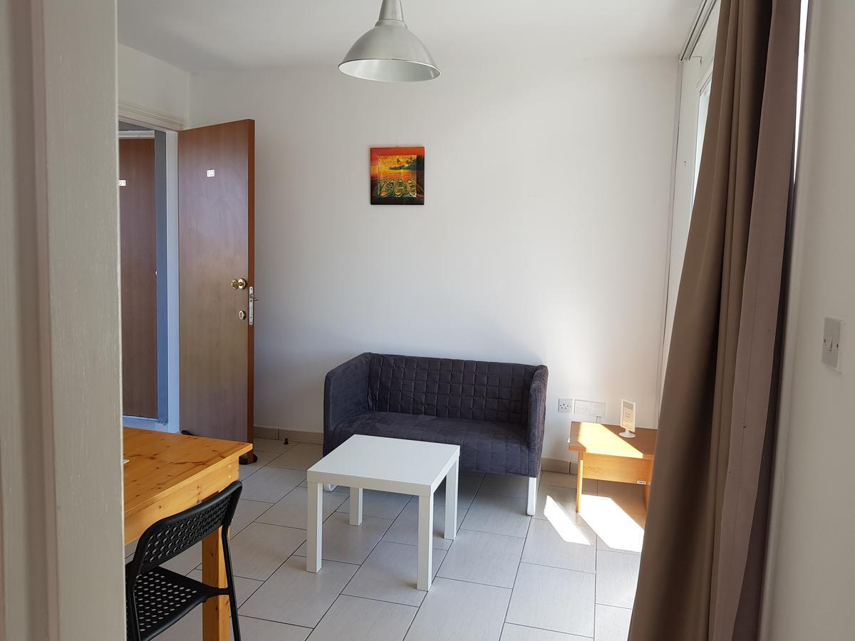 Ferienwohnung Valentinos Court Paphos Exterior foto